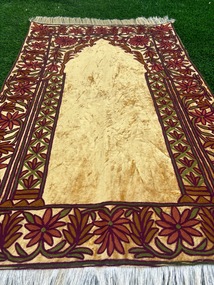 handmade kashmiri prayer mats  - 5