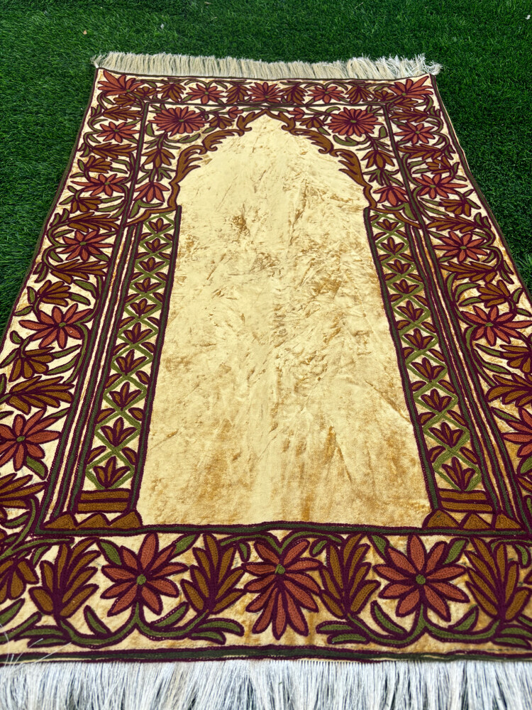 handmade kashmiri prayer mats  - 4