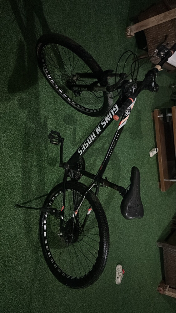 Black and red bike - 3