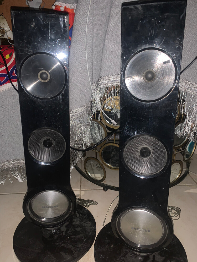 Samsung speaker - 1