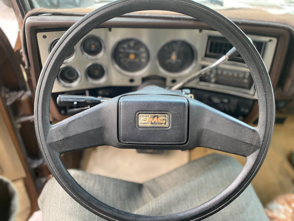 gmc 3500 - 1981 — photo 9 for sale in Qatar