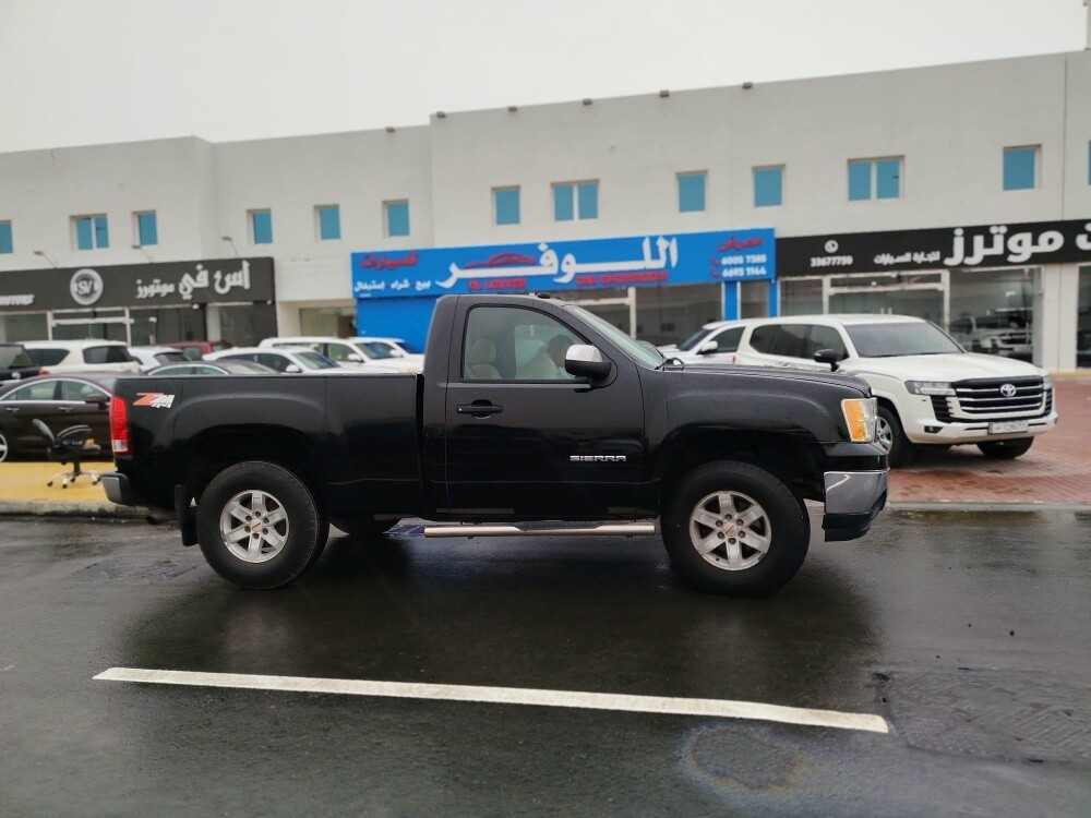 GMC Sierra — photo 3 for sale in Qatar