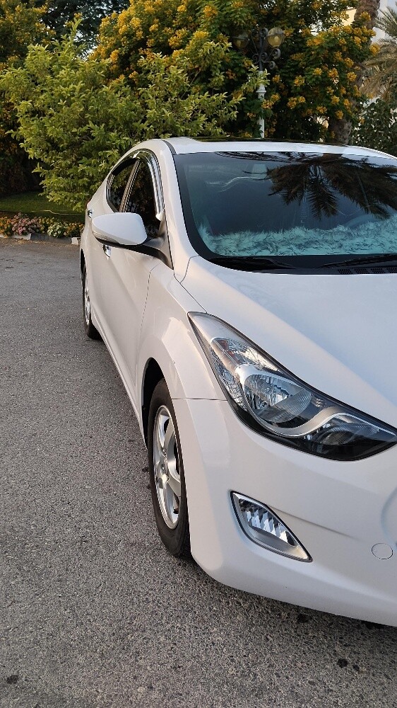hyundai avante - 2