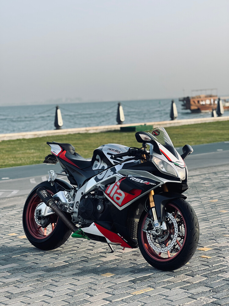 Aprilia RSV4 - 2