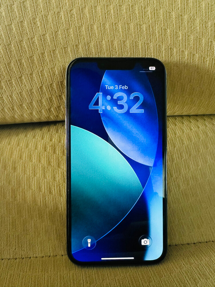 I Phone 13 Pro - 2