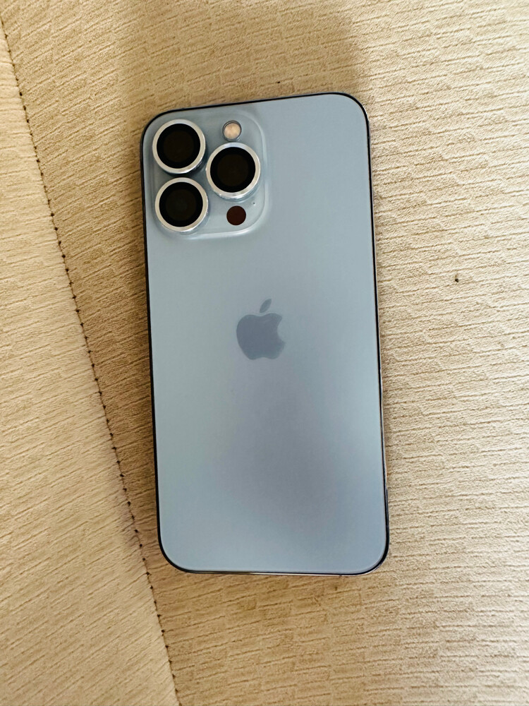 I Phone 13 Pro - 1