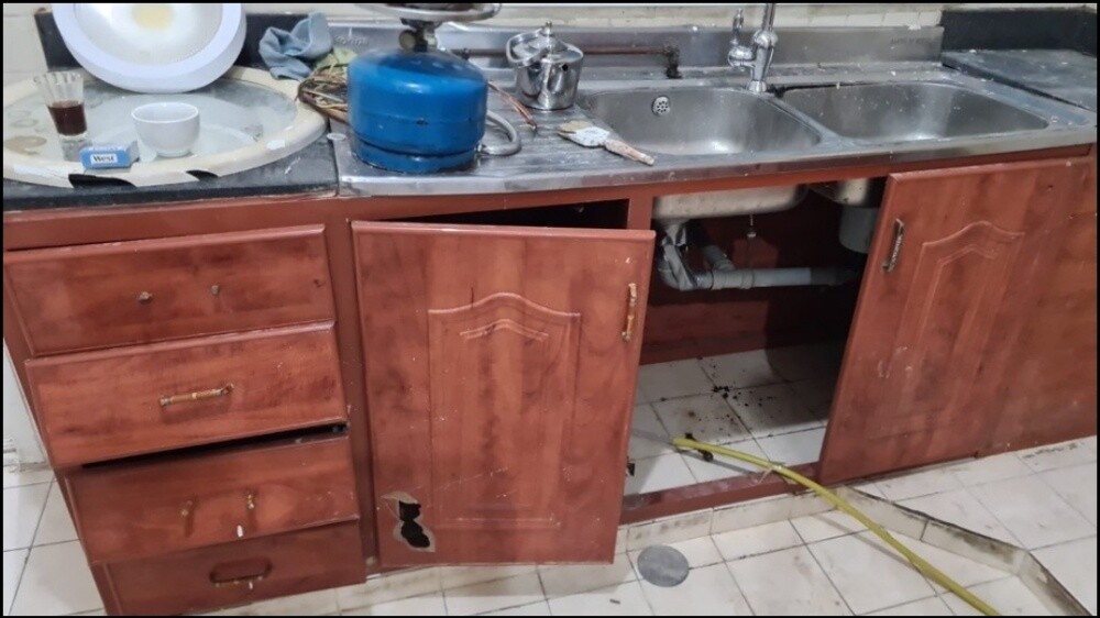 أصلح باب المطبخ. - 1