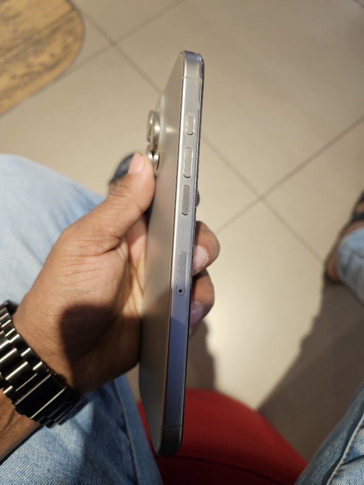 iPhone 16 pro max - 2