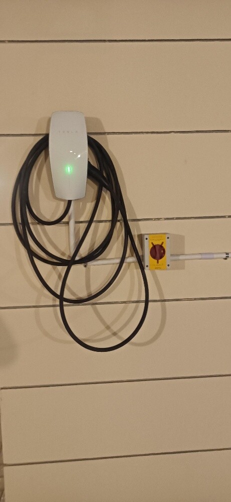 Rox, tesla, byd car charger install - 1