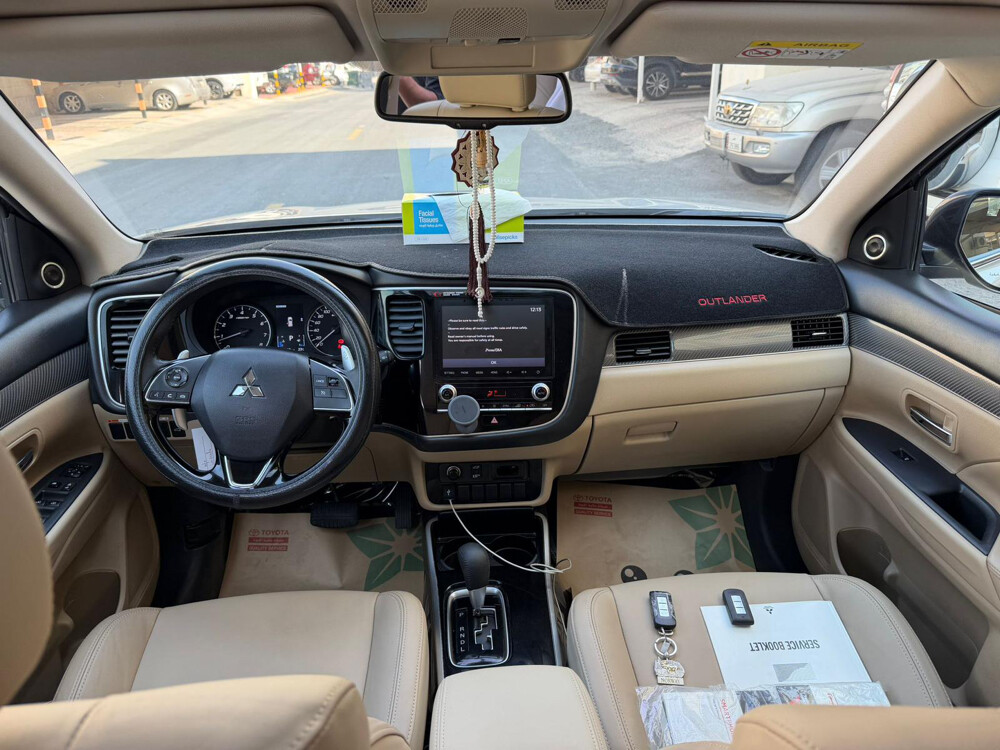 MITSUBISHI OUTLANDER 2020 MODEL - 16