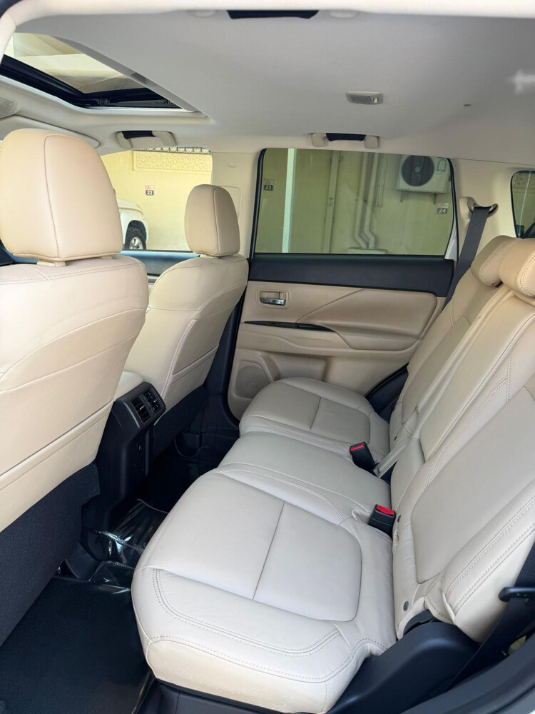 MITSUBISHI OUTLANDER 2020 MODEL - 13