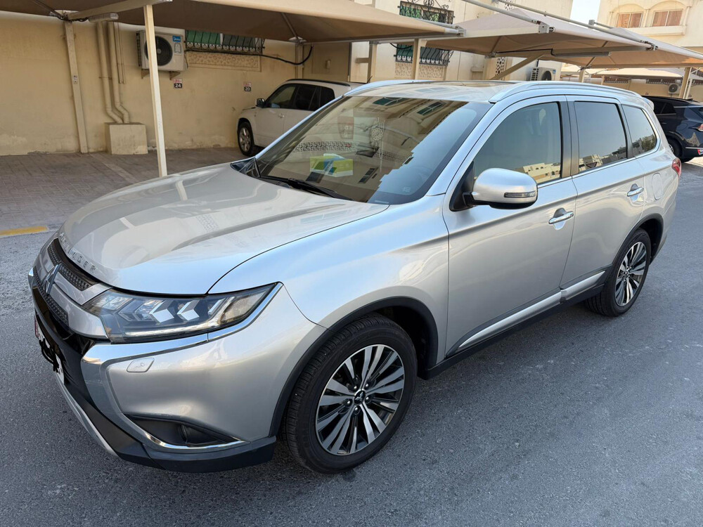MITSUBISHI OUTLANDER 2020 MODEL - 1