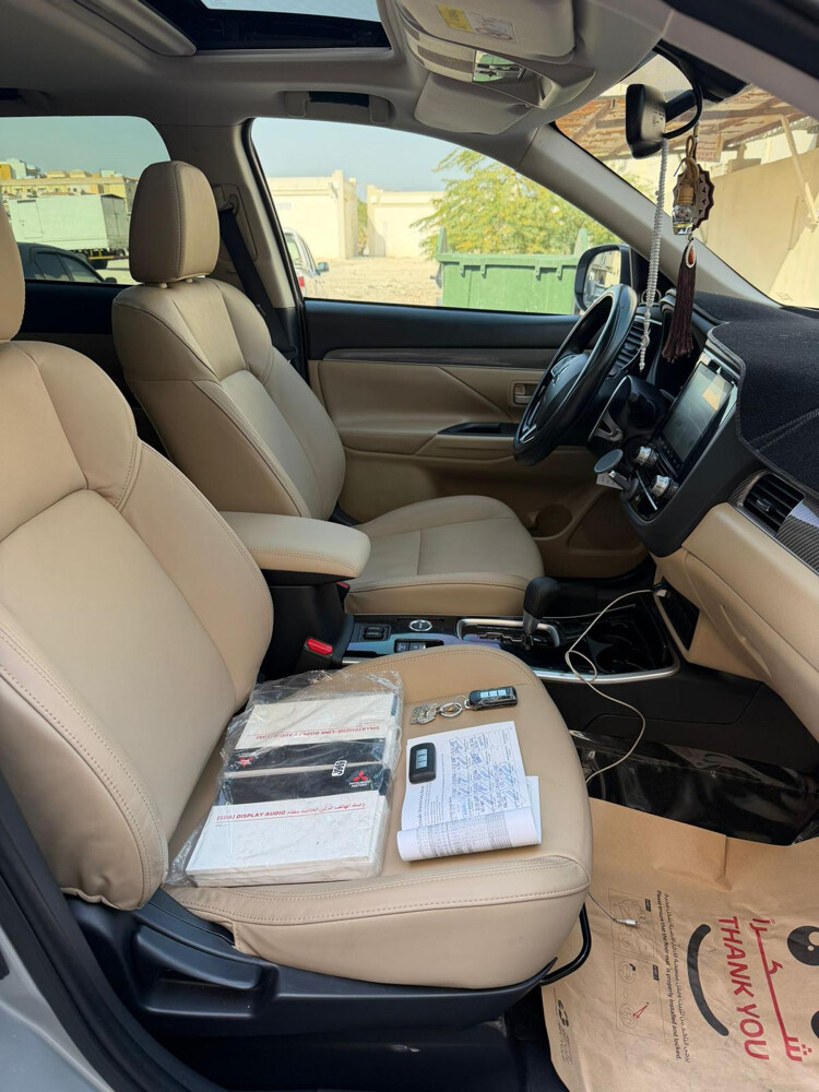 MITSUBISHI OUTLANDER 2020 MODEL - 10
