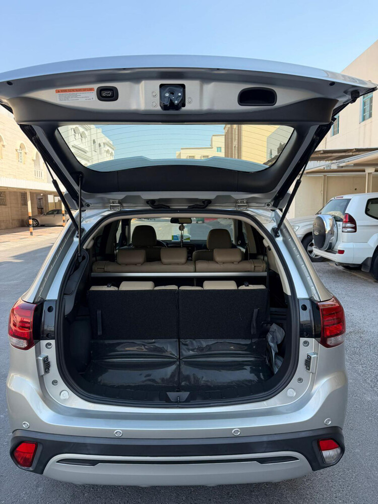 MITSUBISHI OUTLANDER 2020 MODEL - 8