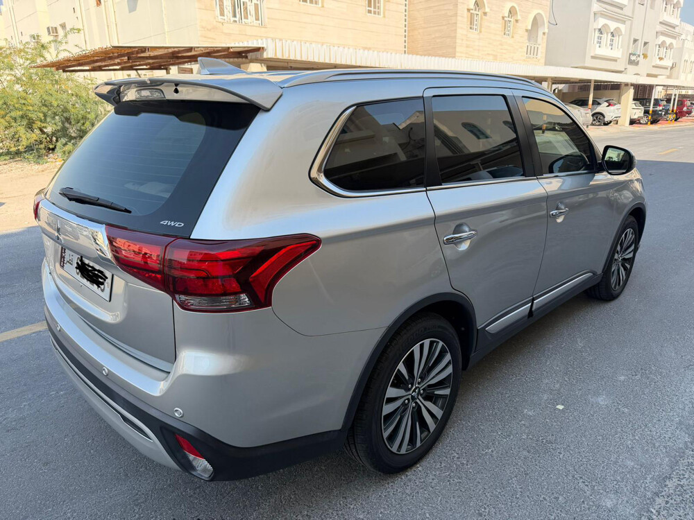 MITSUBISHI OUTLANDER 2020 MODEL - 17