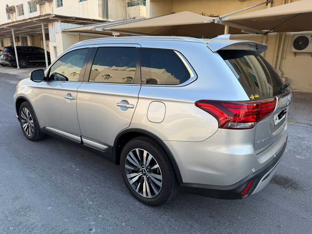 MITSUBISHI OUTLANDER 2020 MODEL - 6