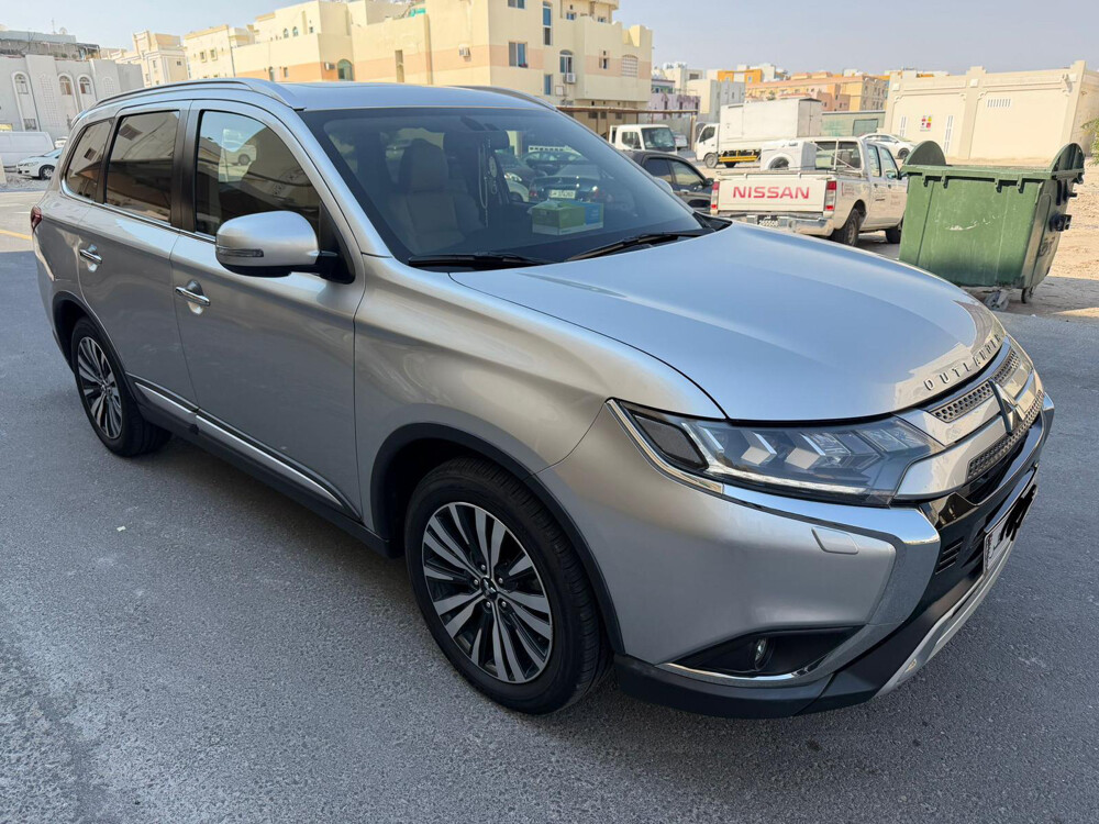 MITSUBISHI OUTLANDER 2020 MODEL - 4