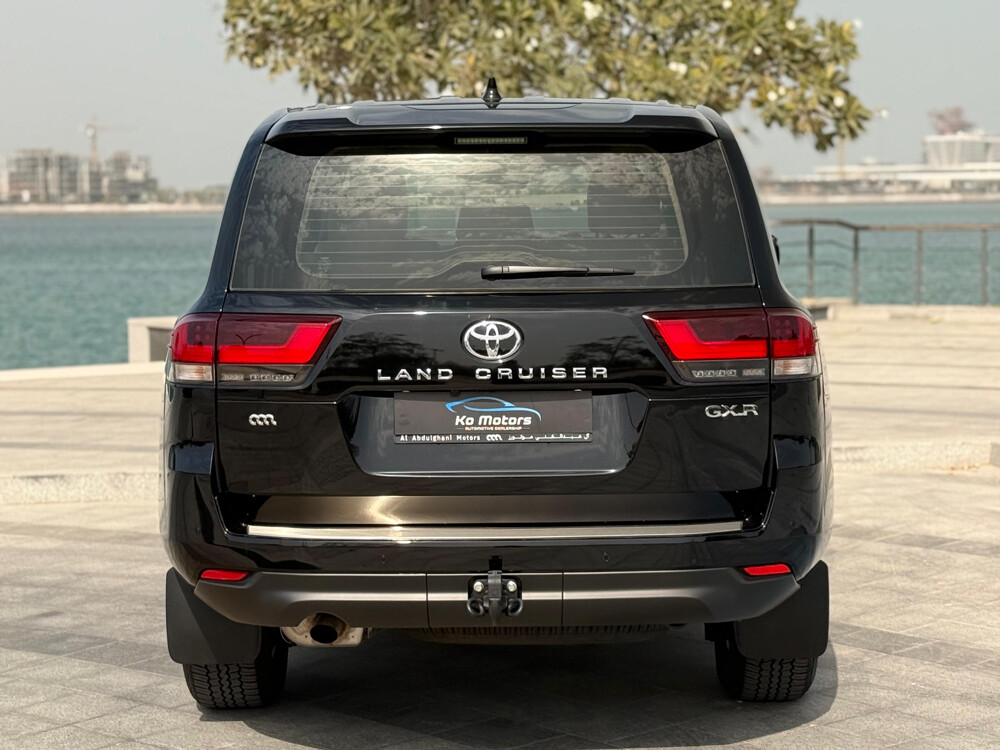 Land Cruiser GXR black 2025 — photo 5 for sale in Qatar