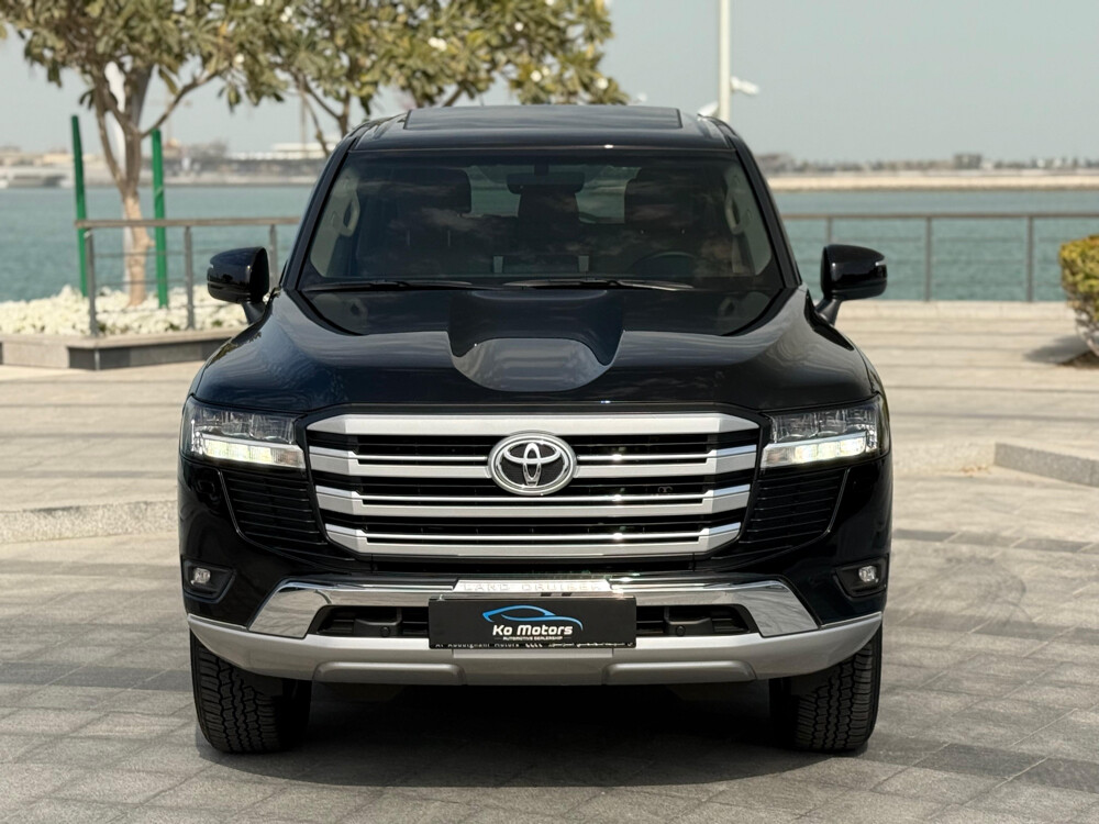 Land Cruiser GXR black 2025 — photo 3 for sale in Qatar