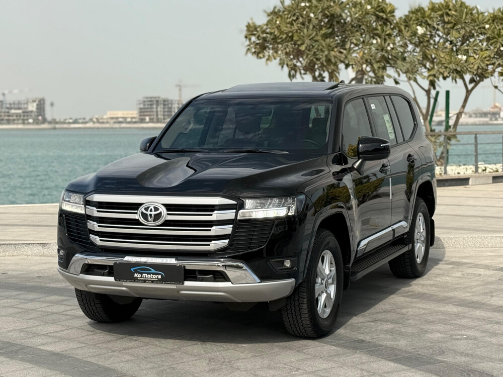 Land Cruiser GXR black 2025 — photo 2 for sale in Qatar