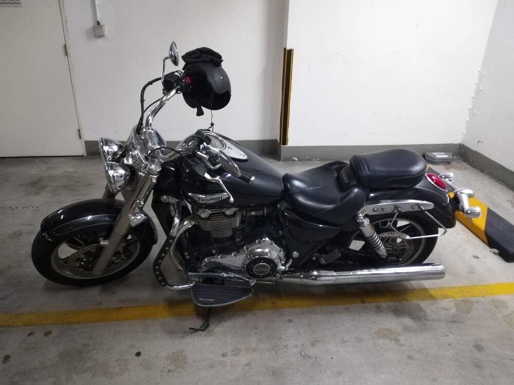 Triumph thunderbird commander - 9