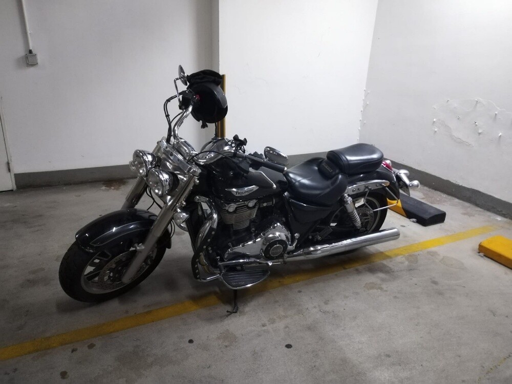 Triumph thunderbird commander - 4