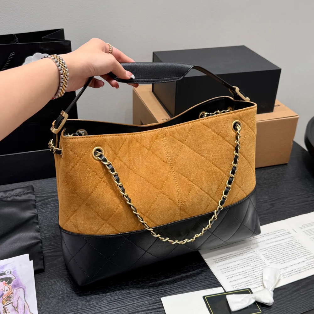 CHANEL..... - 2