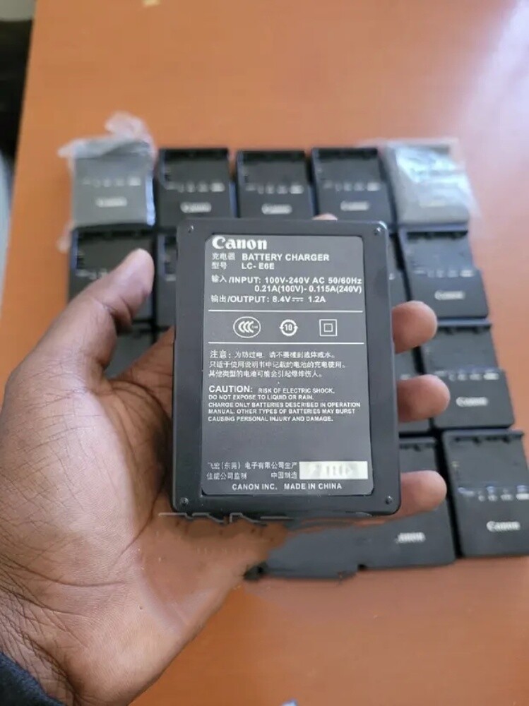 canon camera charger available - 1