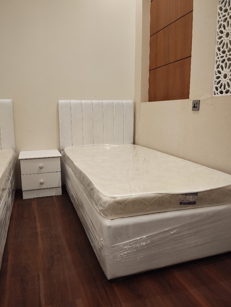 سرير صندوقي مفرد متوفر. - 5