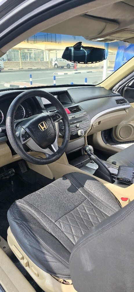 HONDA ACCORD COUPE - 2010 -V6 — photo 9 for sale in Qatar