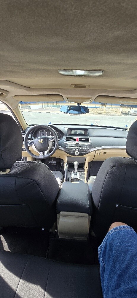 HONDA ACCORD COUPE - 2010 -V6 — photo 11 for sale in Qatar