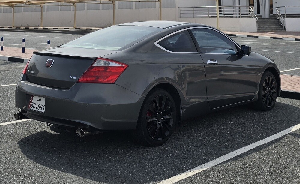 HONDA ACCORD COUPE - 2010 -V6 — photo 2 for sale in Qatar