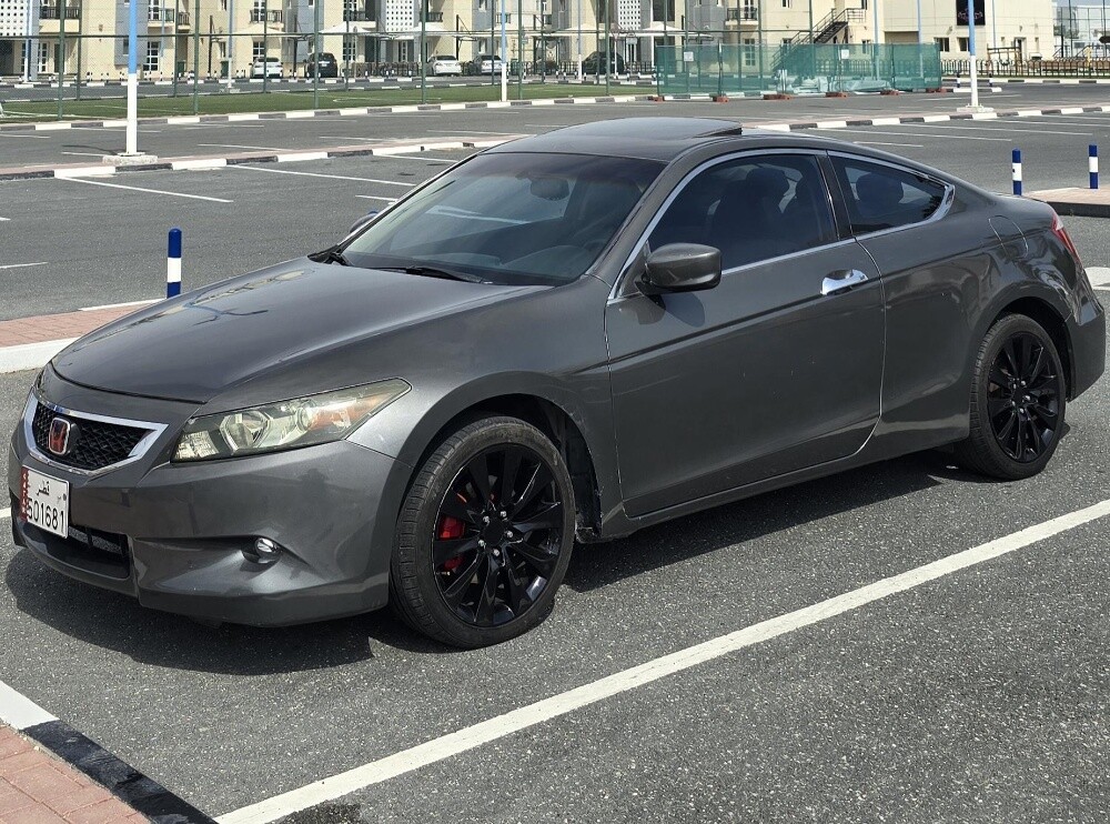 HONDA ACCORD COUPE - 2010 -V6 — photo 14 for sale in Qatar