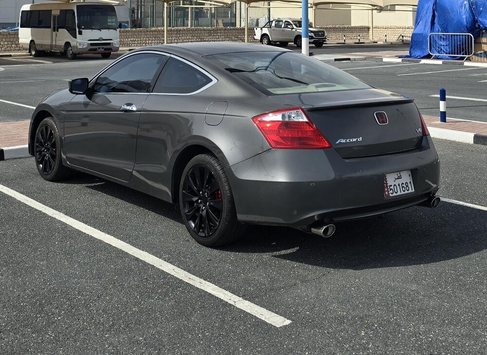 HONDA ACCORD COUPE - 2010 -V6 — photo 5 for sale in Qatar