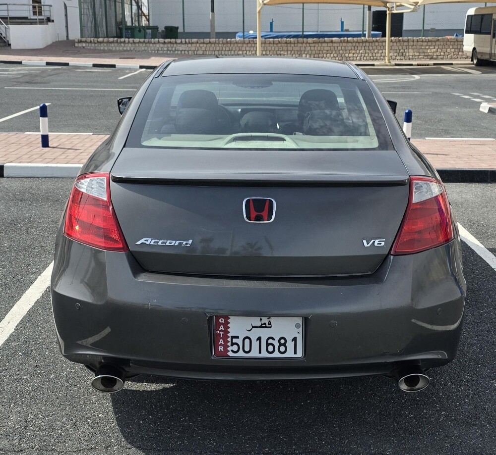 HONDA ACCORD COUPE - 2010 -V6 — photo 6 for sale in Qatar