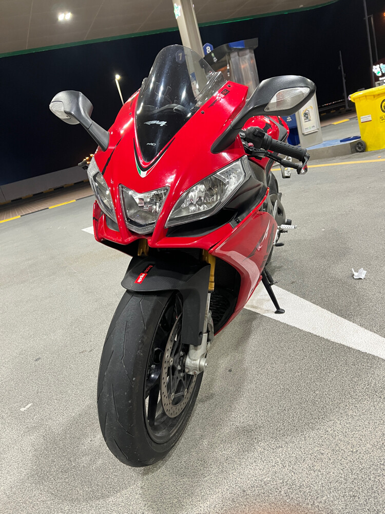 Aprillia RSV4  - 3