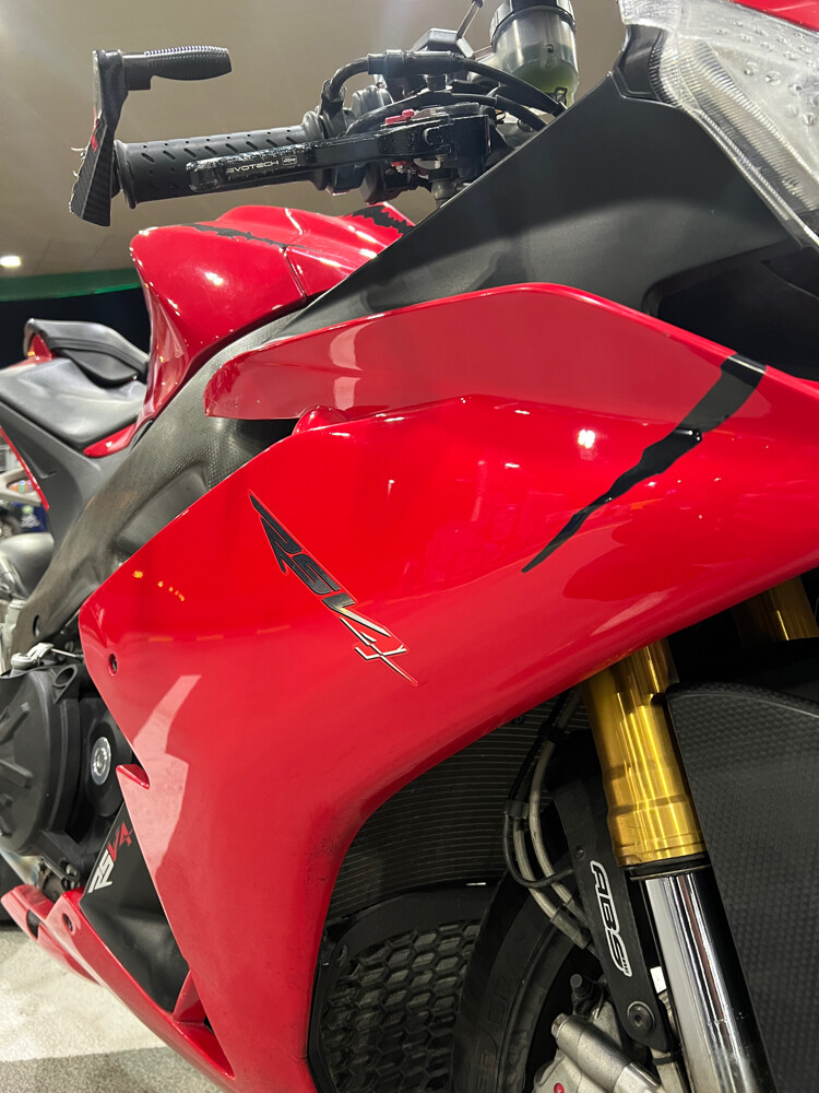 Aprillia RSV4  - 4