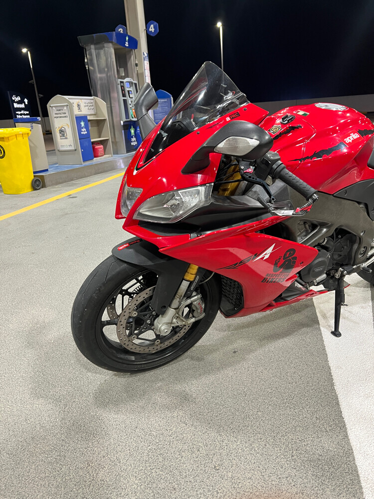 Aprillia RSV4  - 1