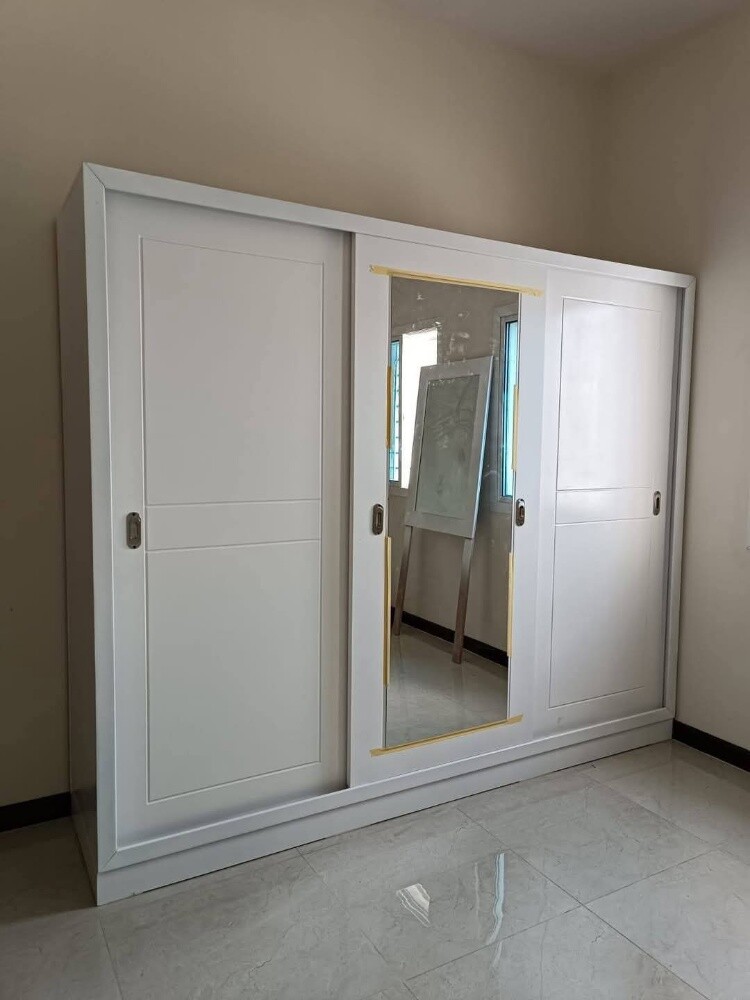 Double bed, single bed available - 25
