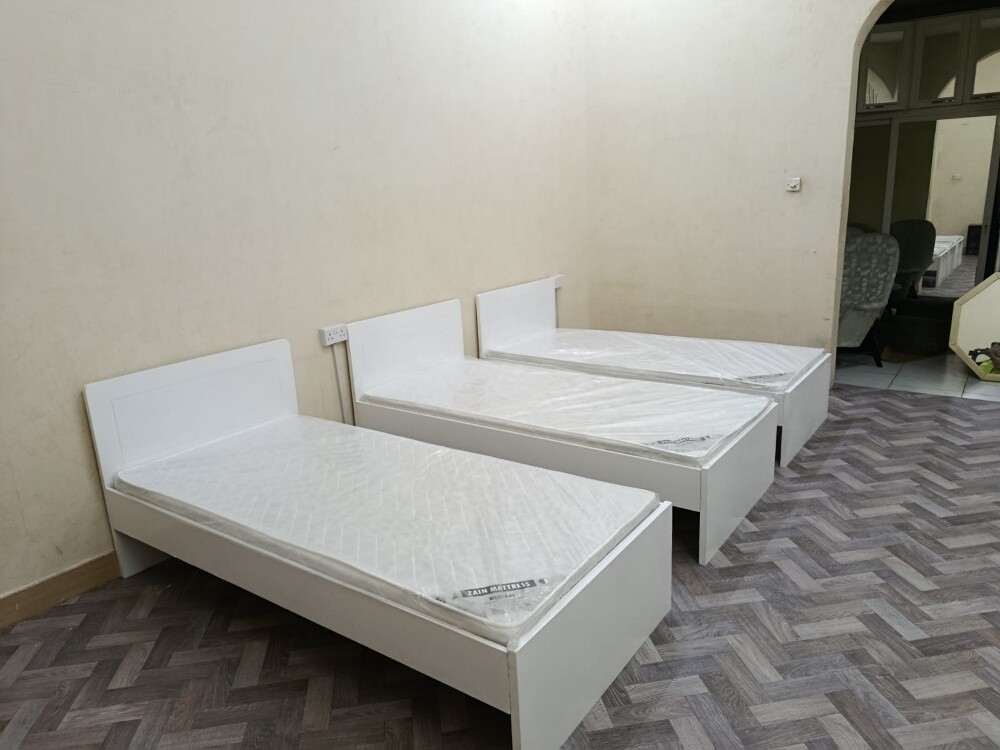 Double bed, single bed available - 2
