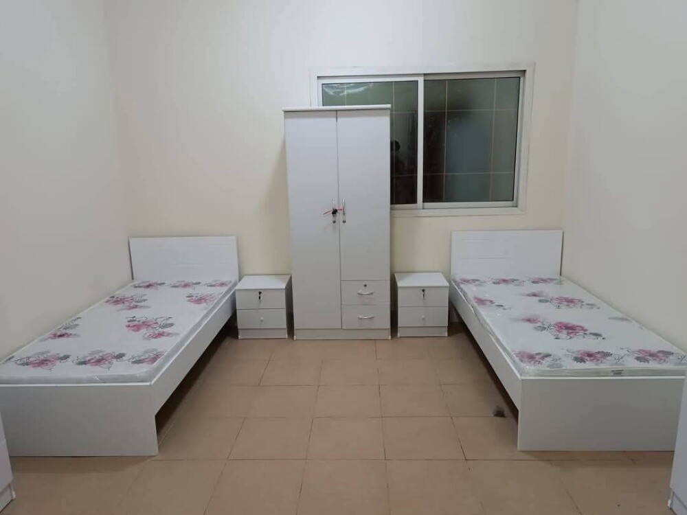 Double bed, single bed available - 28