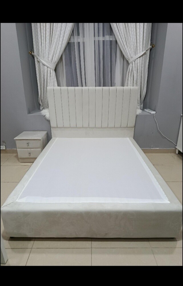 Double bed, single bed available - 11