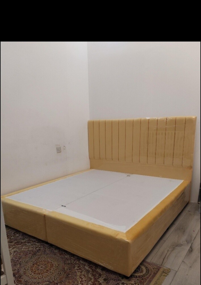Double bed, single bed available - 24