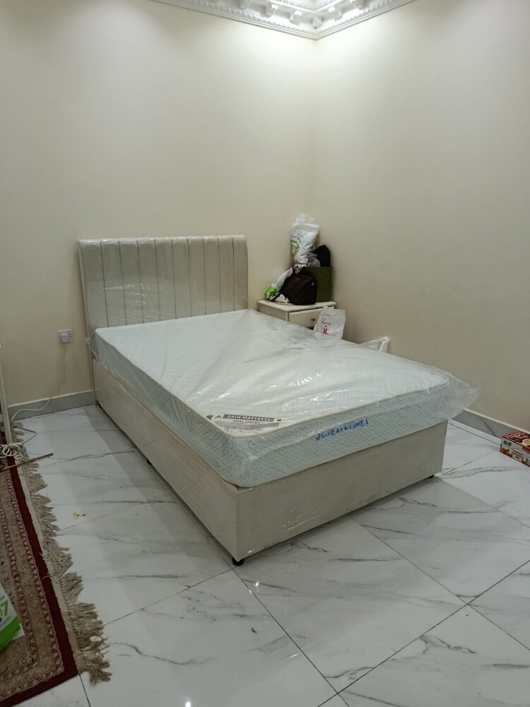 Double bed, single bed available - 8