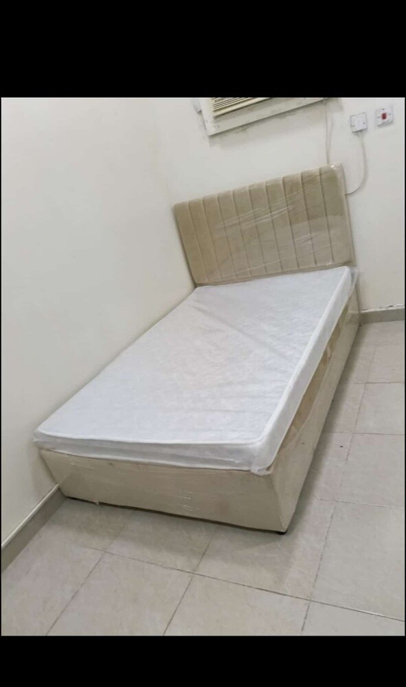 Double bed, single bed available - 18