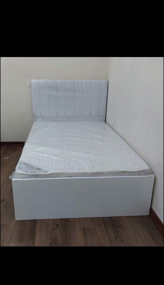 Double bed, single bed available - 10