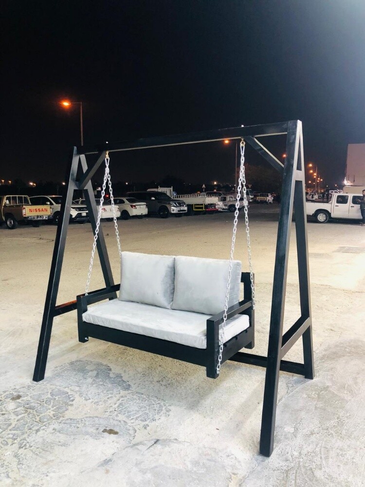 أريكة وطاولات خارجية - 4