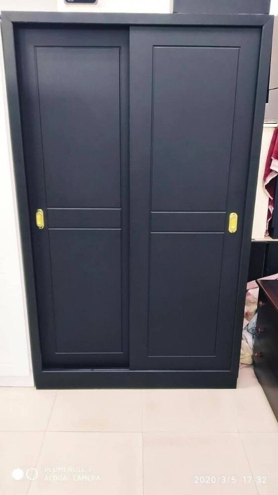 Mattress available, size - 22