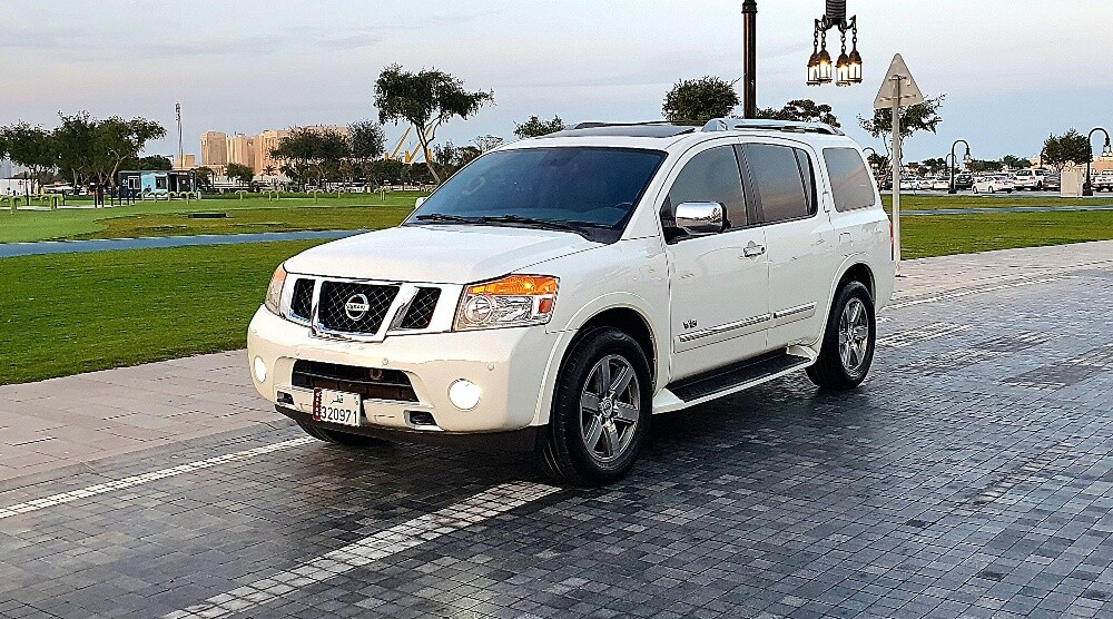 Nissan Armada LE very very clean - 3