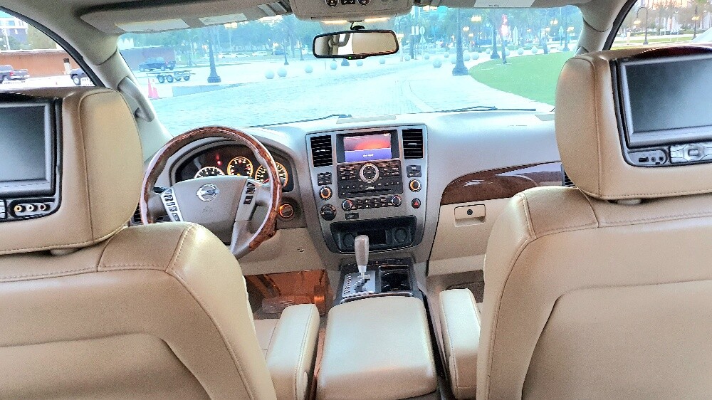 Nissan Armada LE very very clean - 16